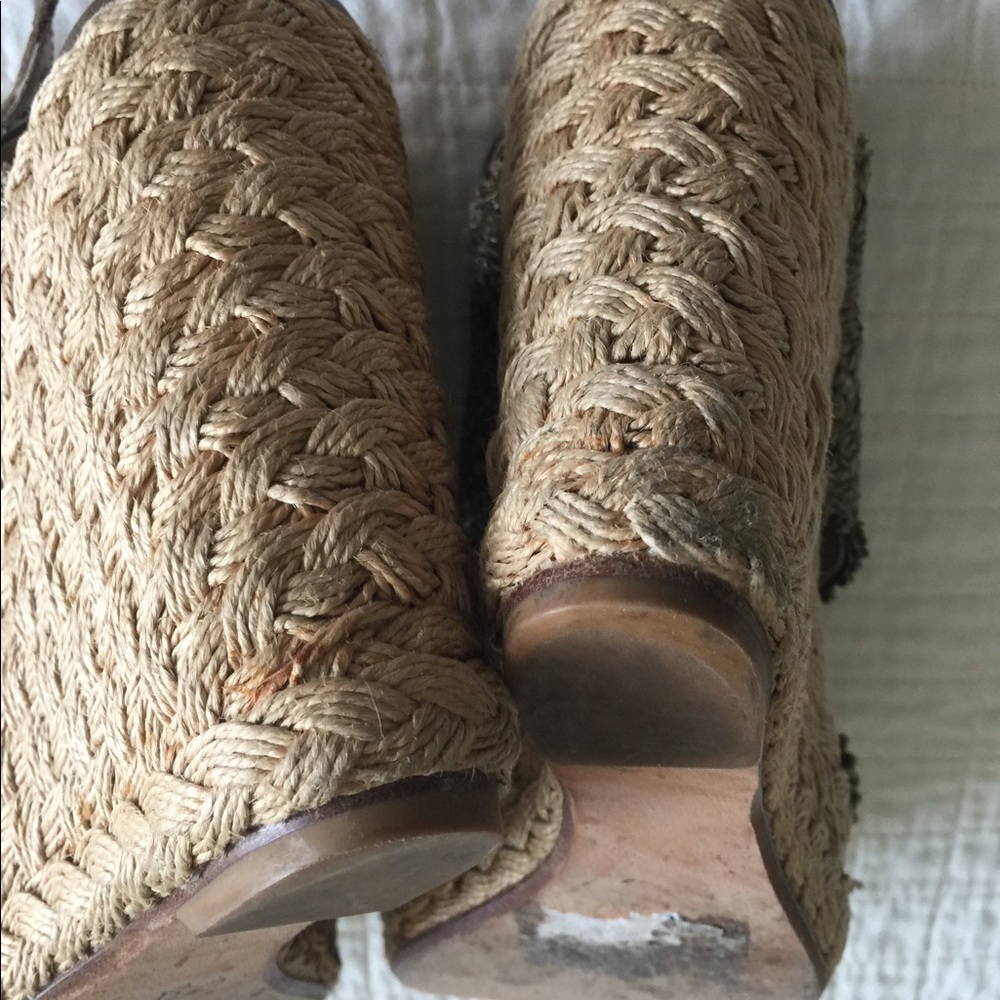 Stuart Weitzman olive raffia rope wedge sandals - Picture 8 of 13